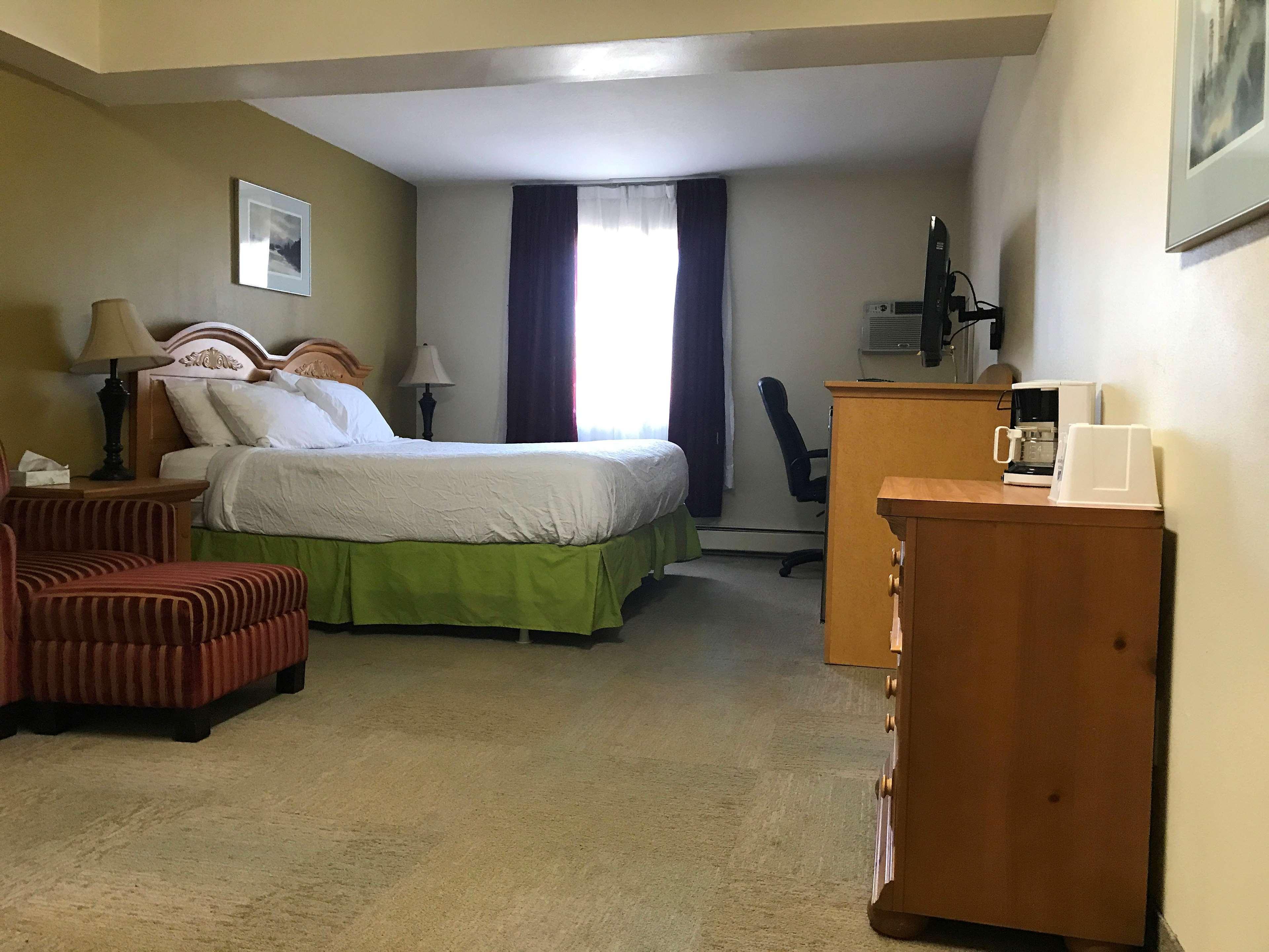 Americas Best Value Inn & Suites Anchorage Airport Exterior photo